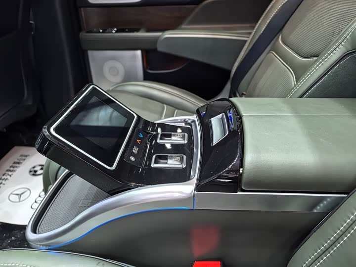 Фото 19 - Lincoln Navigator