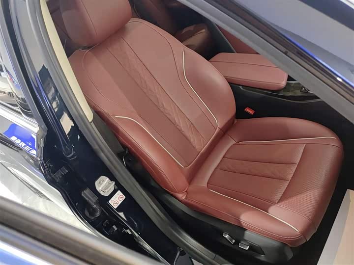 Фото 25 - BMW 5 Series