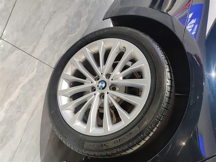 Фото 26 - BMW 5 Series