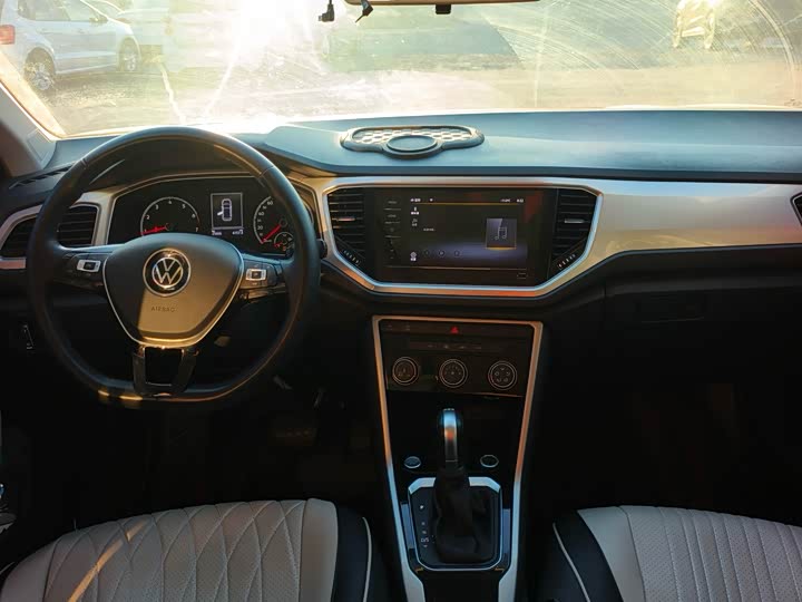 Фото 4 - Volkswagen T-Roc