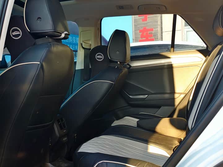 Фото 5 - Volkswagen T-Roc