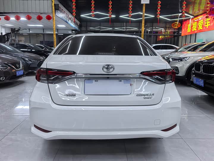 Фото 4 - Toyota Corolla