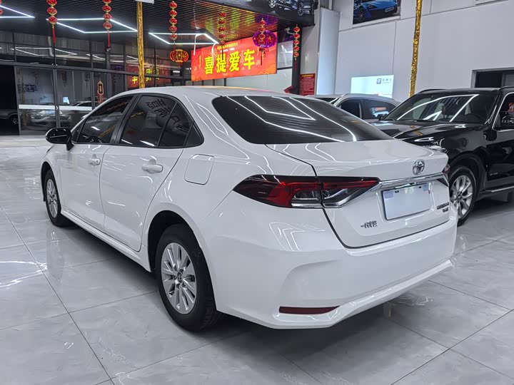 Фото 6 - Toyota Corolla