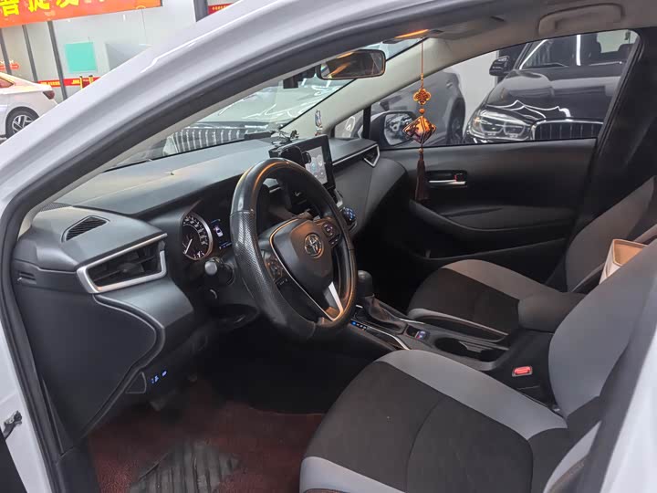 Фото 9 - Toyota Corolla