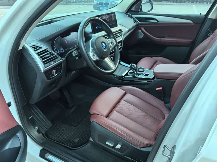 Фото 6 - BMW iX3