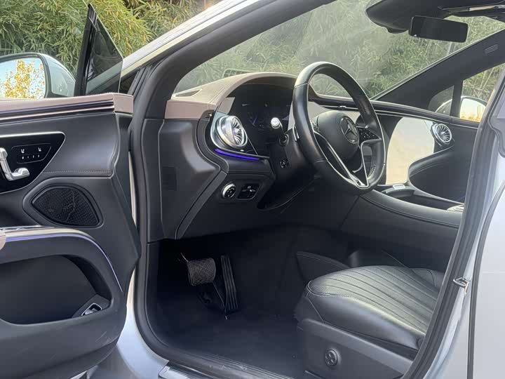 Фото 8 - Mercedes-Benz EQS