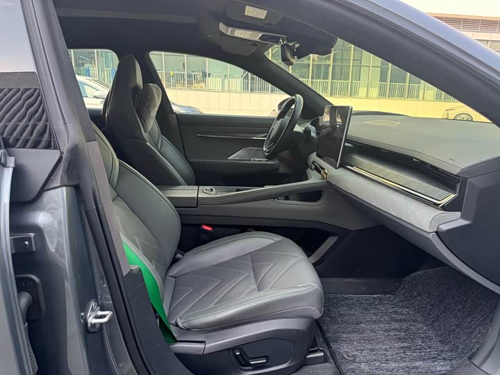 Фото 10 - Zeekr 001