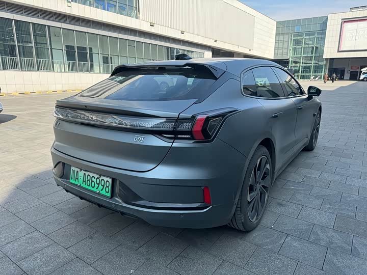 Фото 13 - Zeekr 001