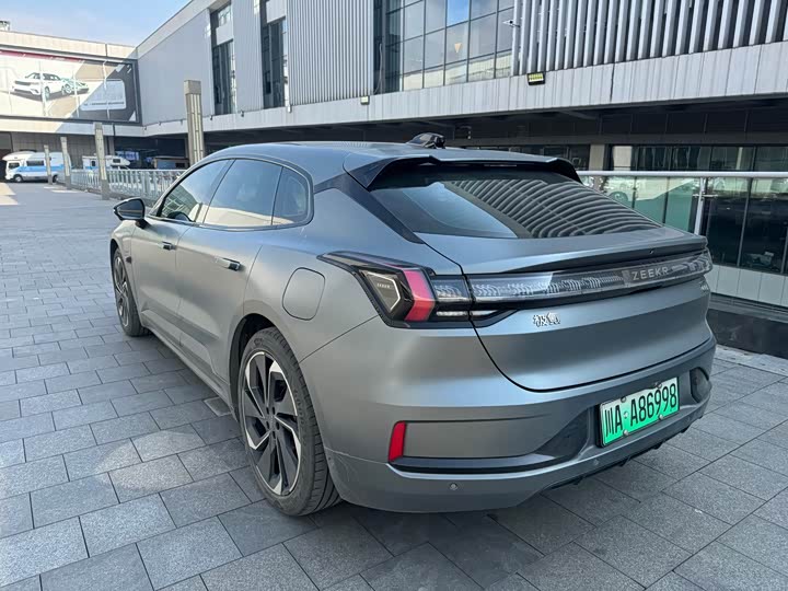 Фото 15 - Zeekr 001