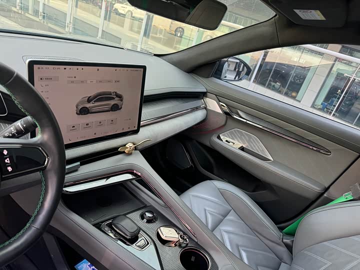 Фото 8 - Zeekr 001