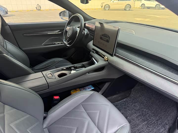 Фото 9 - Zeekr 001