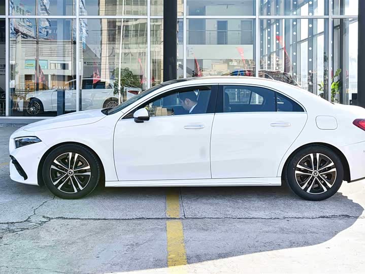 Фото 2 - Mercedes-Benz A-Class