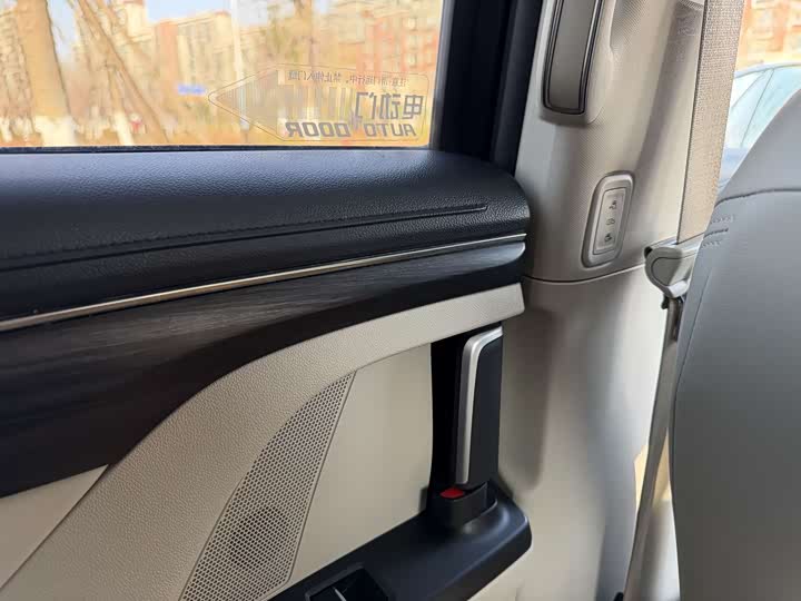 Фото 15 - Buick GL8 ES