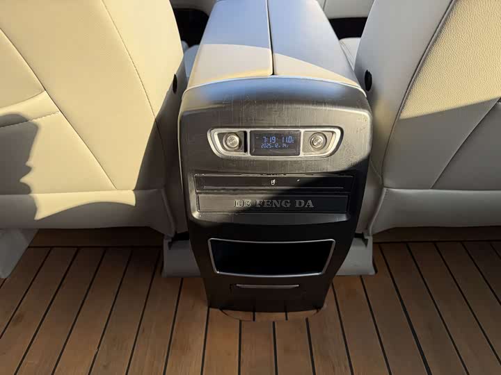 Фото 18 - Buick GL8 ES