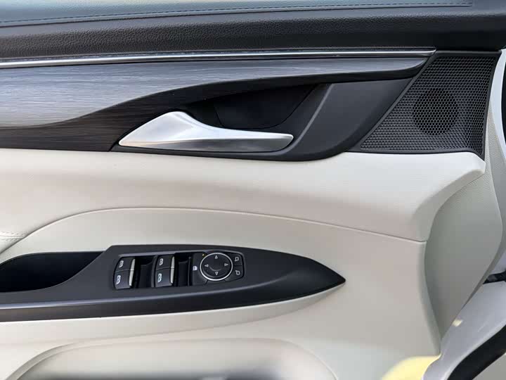 Фото 22 - Buick GL8 ES