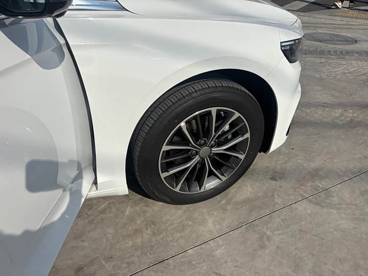 Photo 13 - Geely Preface