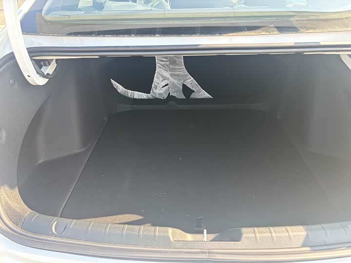 Photo 15 - Geely Preface