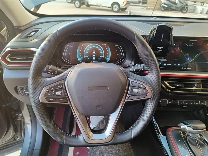 Фото 11 - Changan Oshan X5