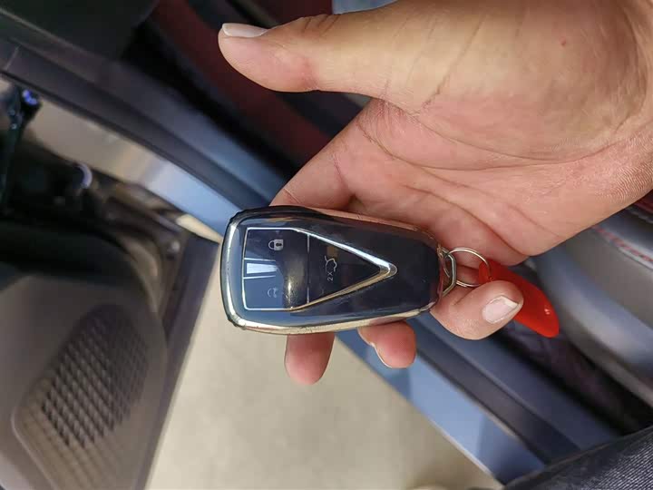 Фото 9 - Changan Oshan X5