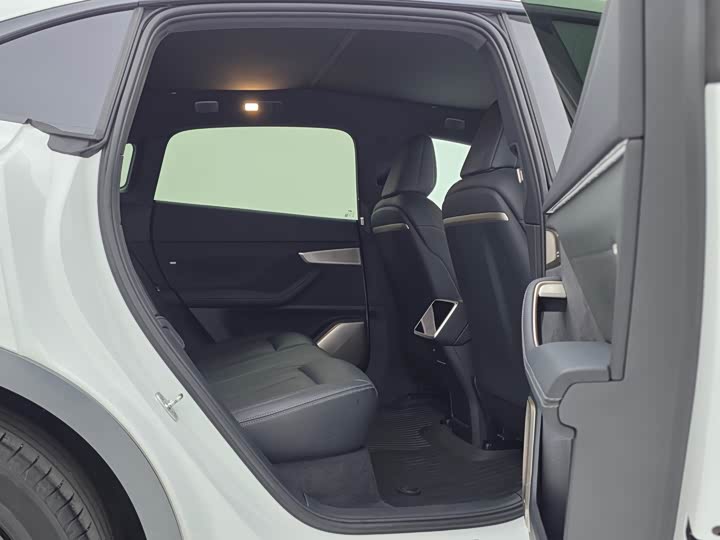 Фото 11 - Nio Onvo L60