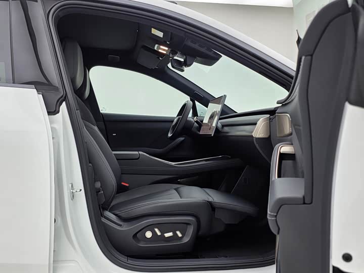 Фото 12 - Nio Onvo L60