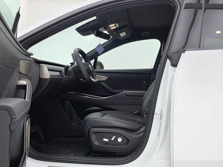 Фото 9 - Nio Onvo L60