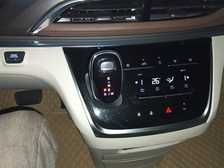 Фото 14 - Buick GL8 ES