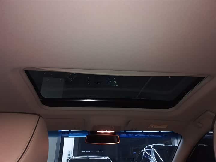 Фото 18 - Buick GL8 ES