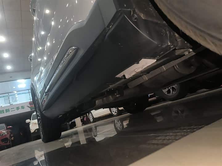 Фото 21 - Geely Okavango L