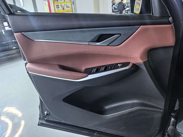 Фото 10 - Changan CS75 Plus