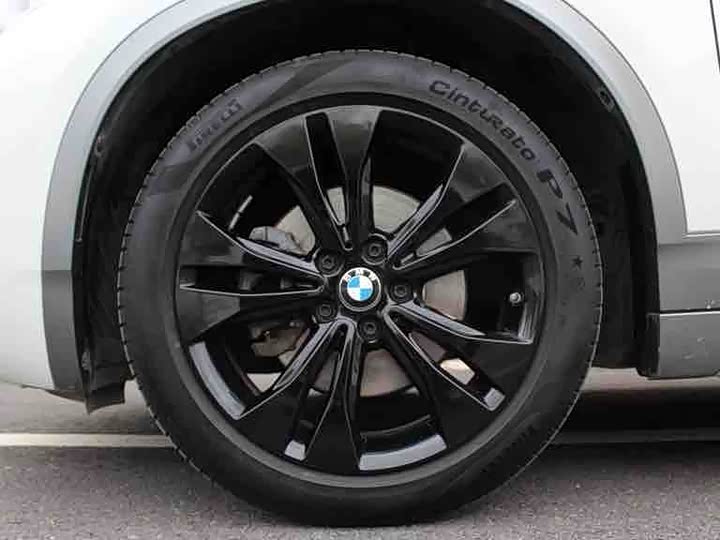 Фото 16 - BMW X2