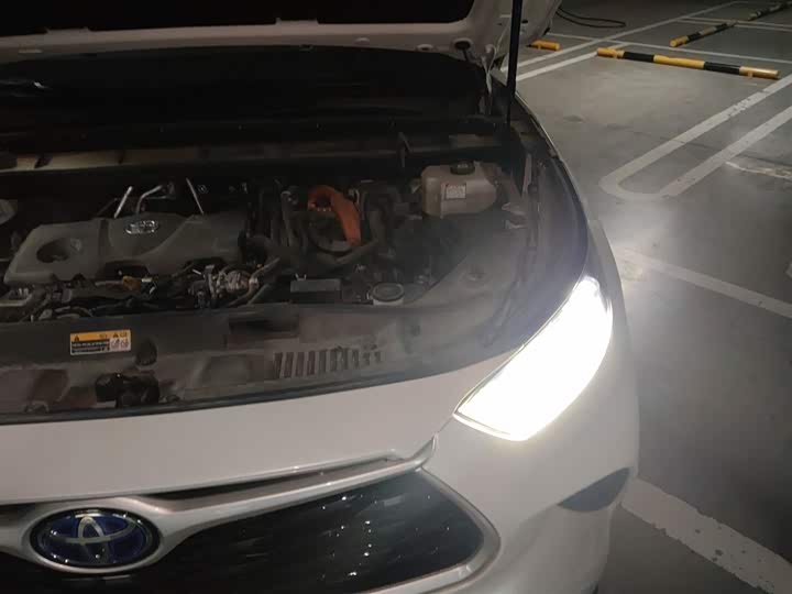 Фото 22 - Toyota Highlander