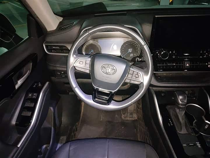 Фото 3 - Toyota Highlander