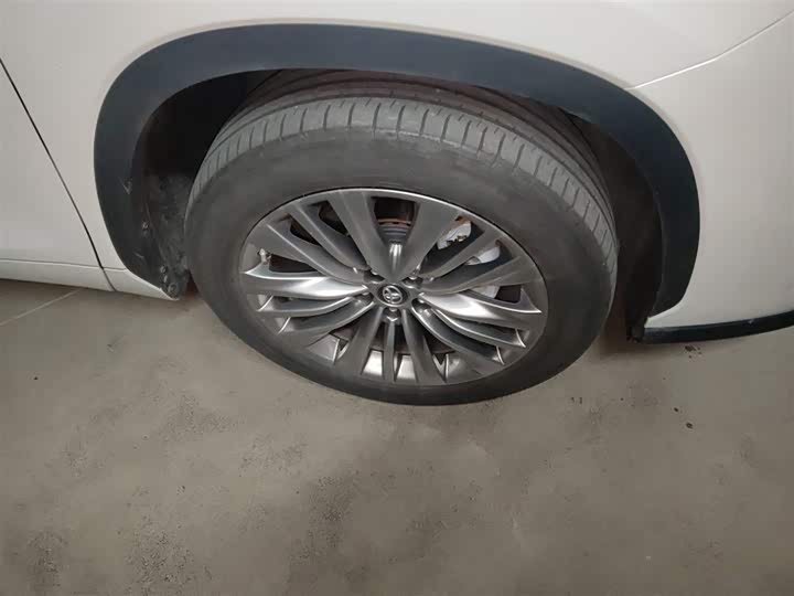 Фото 31 - Toyota Highlander