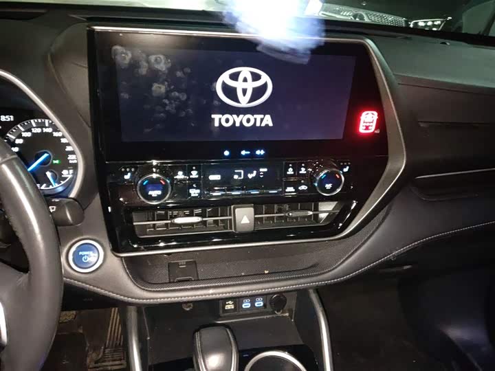 Фото 6 - Toyota Highlander