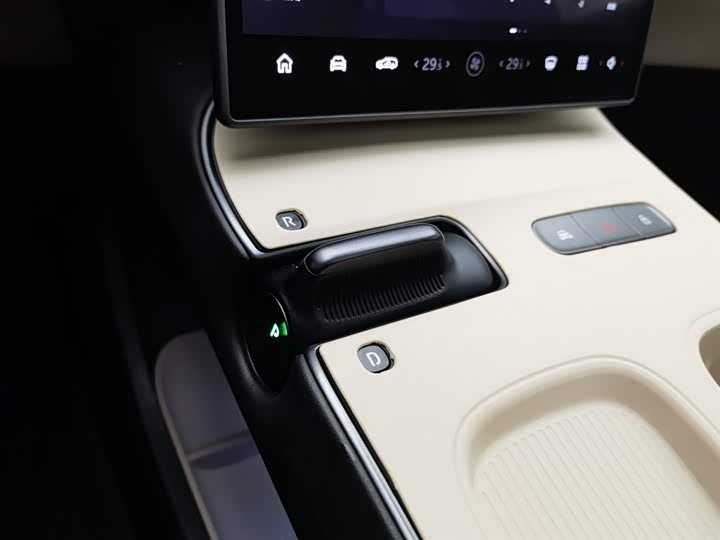 Фото 13 - Nio ET5T