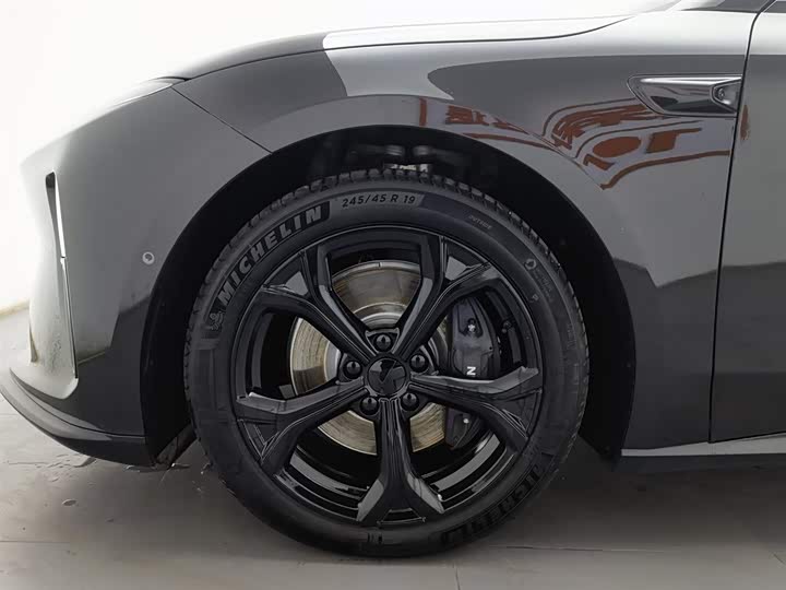 Фото 17 - Nio ET5T