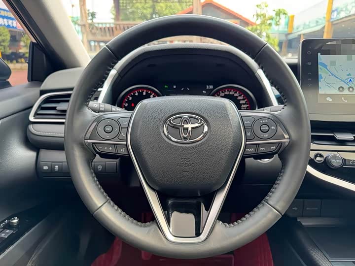 Фото 9 - Toyota Camry