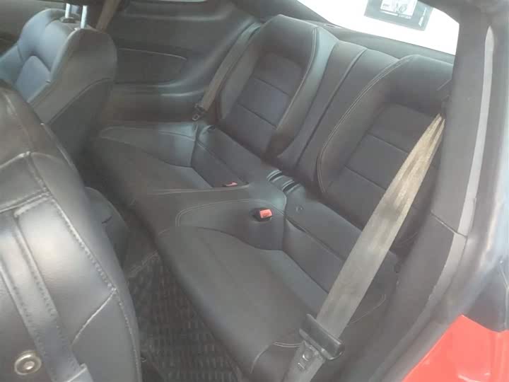 Фото 17 - Ford Mustang