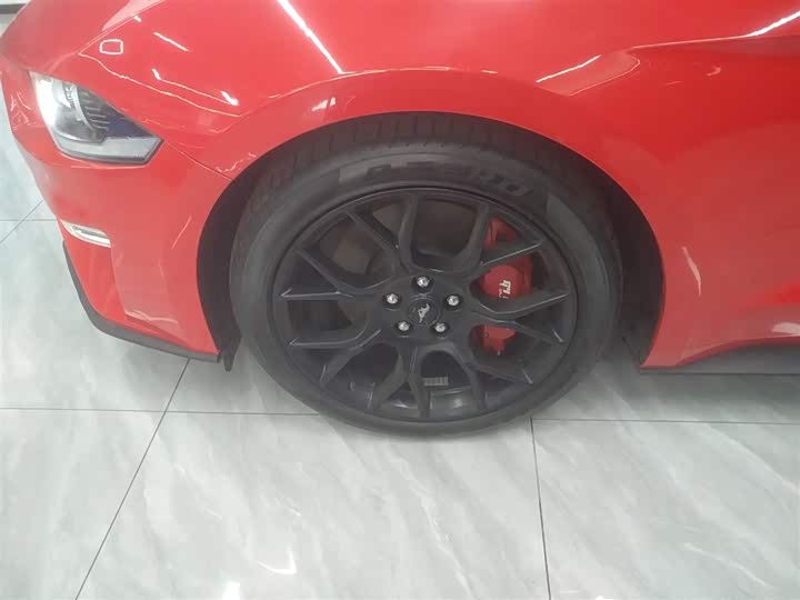 Фото 23 - Ford Mustang