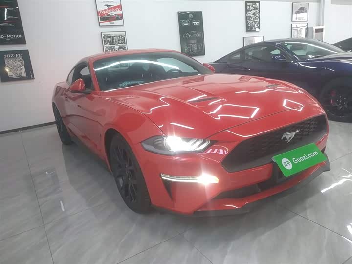 Фото 4 - Ford Mustang