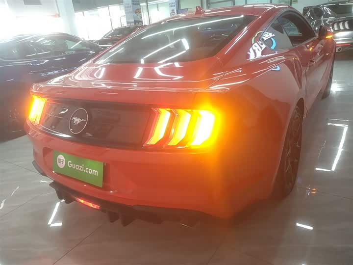 Фото 6 - Ford Mustang