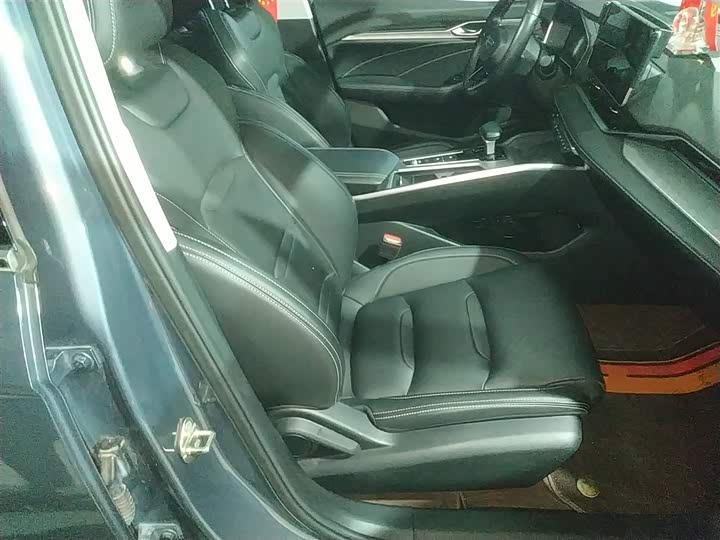 Фото 25 - Geely Preface