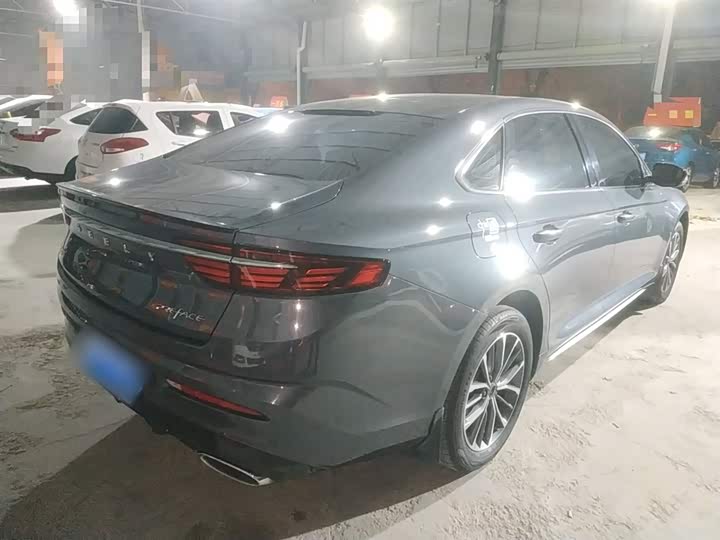 Фото 7 - Geely Preface