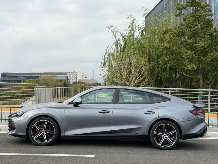 Фото 10 - MG Motor 7