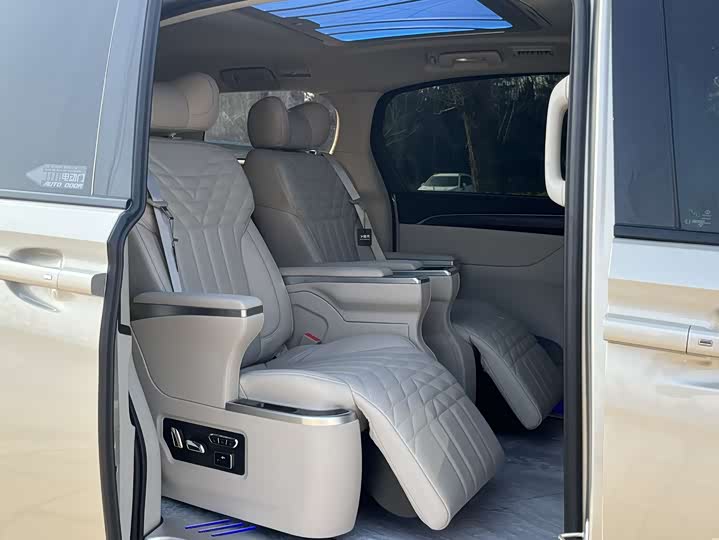 Фото 9 - Buick GL8 ES