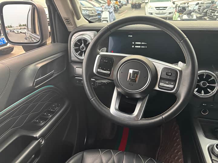 Фото 10 - Tank 300