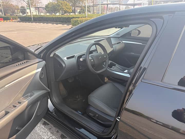 Фото 8 - XPeng Mona M03