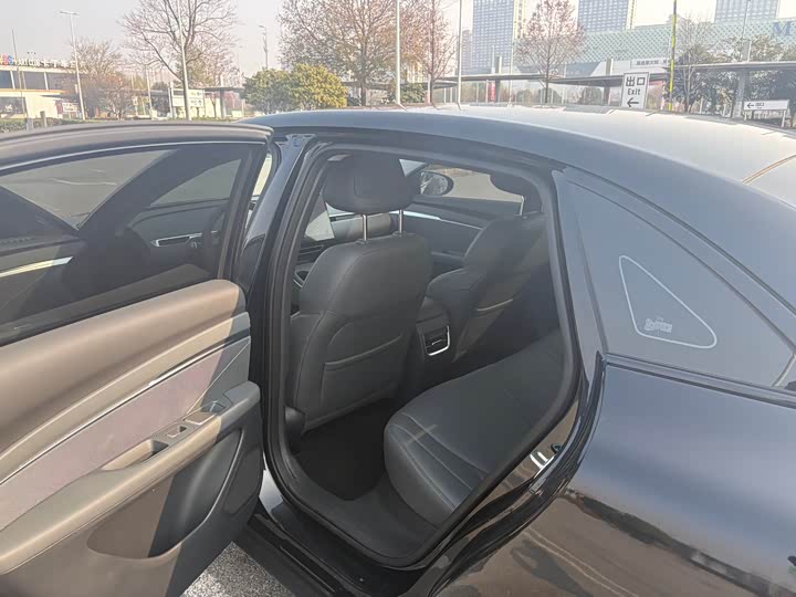 Фото 9 - XPeng Mona M03