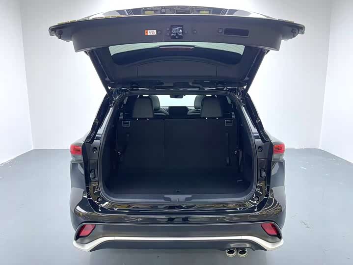 Фото 16 - Toyota Crown Kluger